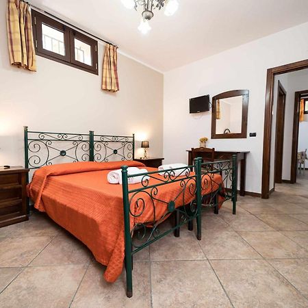 Villa Claudia By Vivimy Parabita Exteriér fotografie