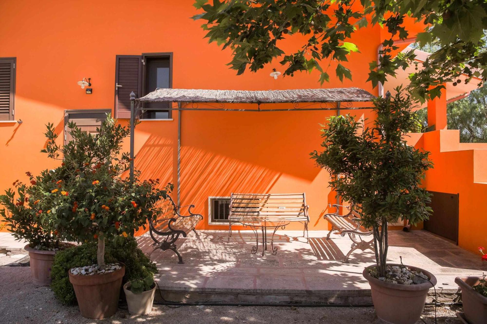 Villa Claudia By Vivimy Parabita Exteriér fotografie