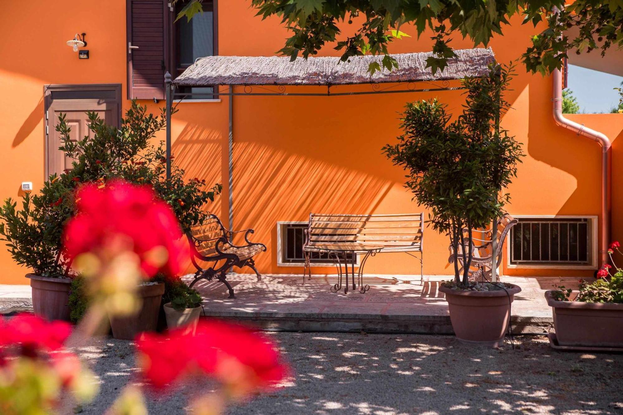 Villa Claudia By Vivimy Parabita Exteriér fotografie