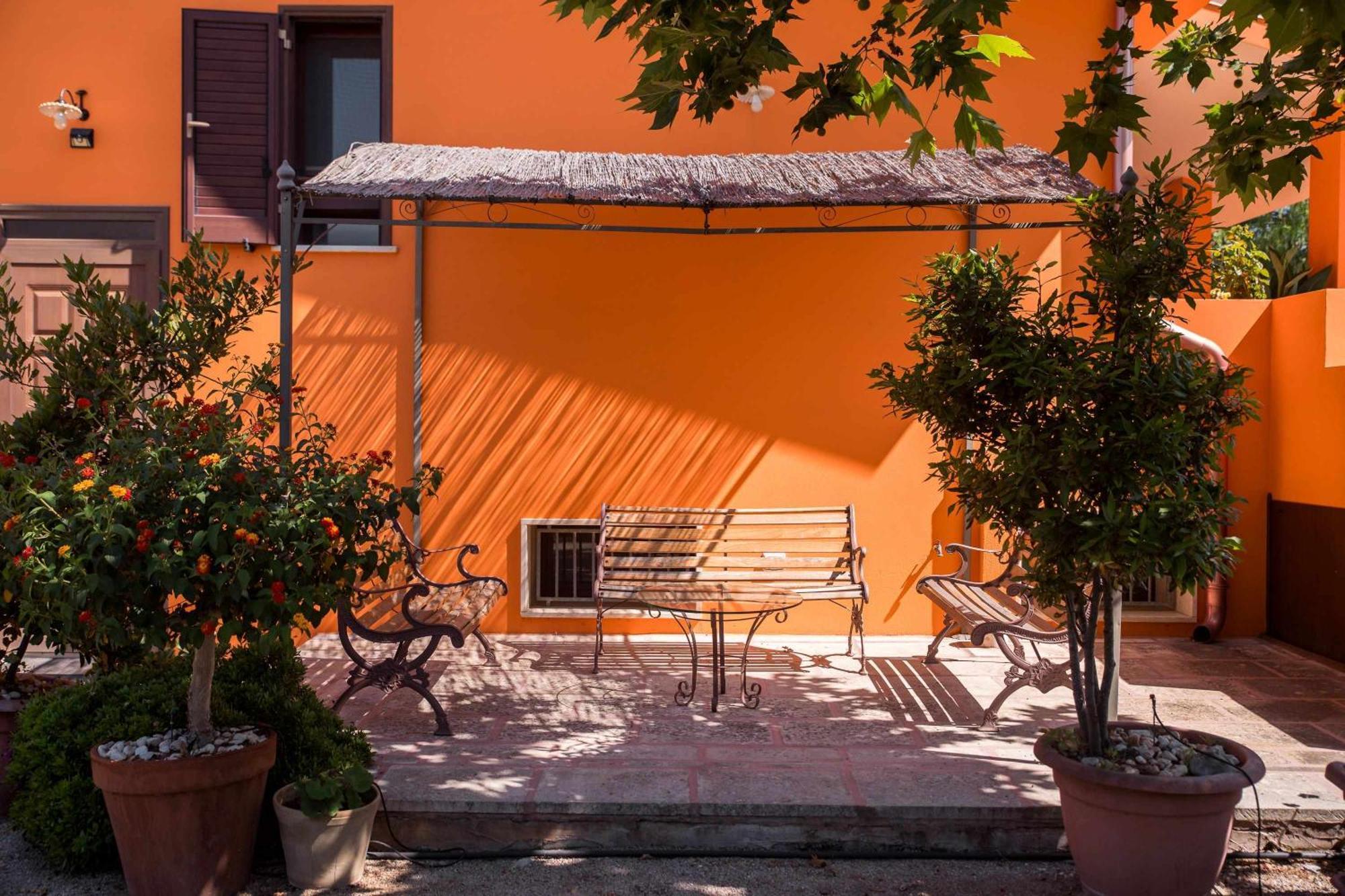 Villa Claudia By Vivimy Parabita Exteriér fotografie