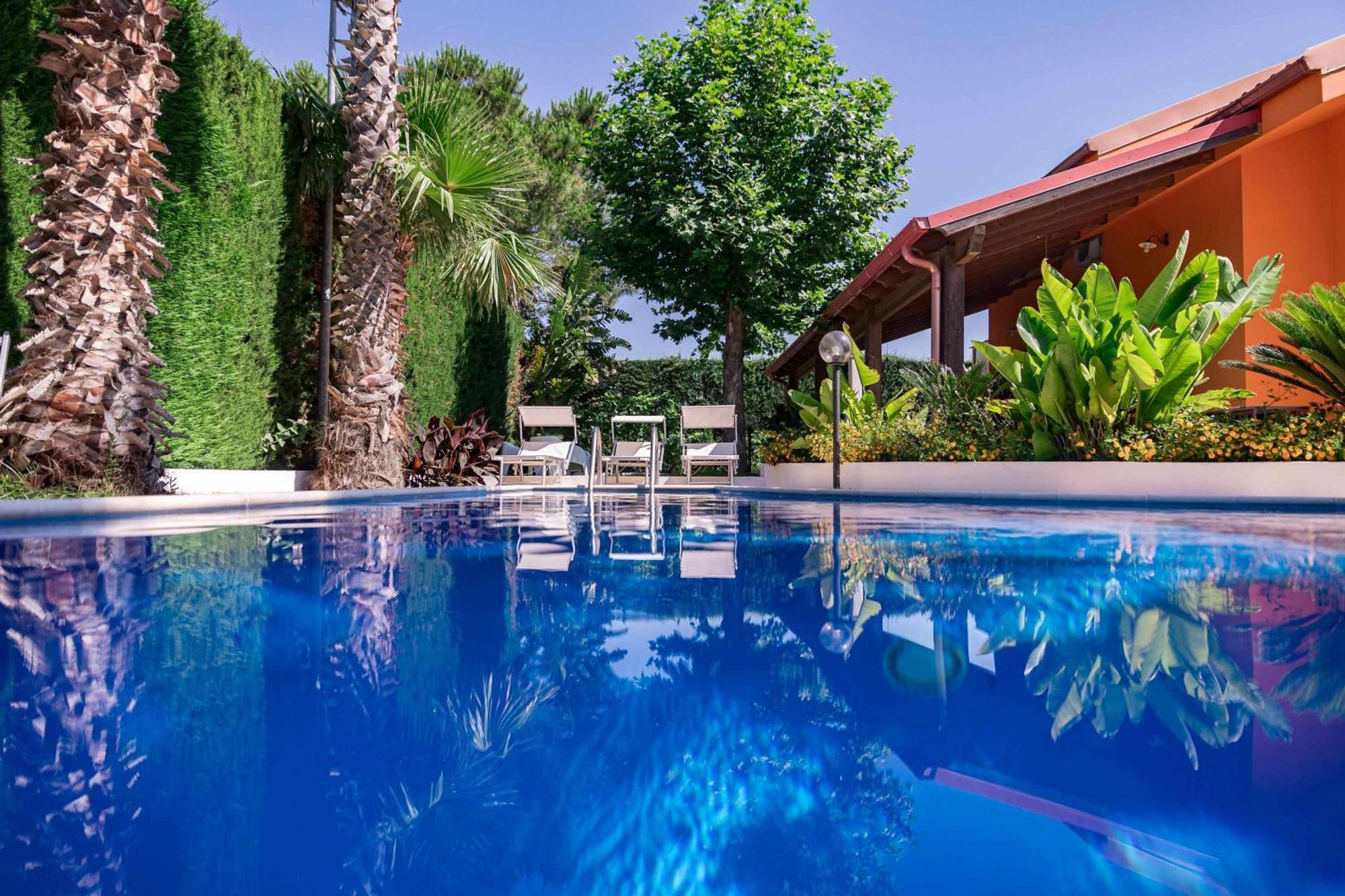 Villa Claudia By Vivimy Parabita Exteriér fotografie