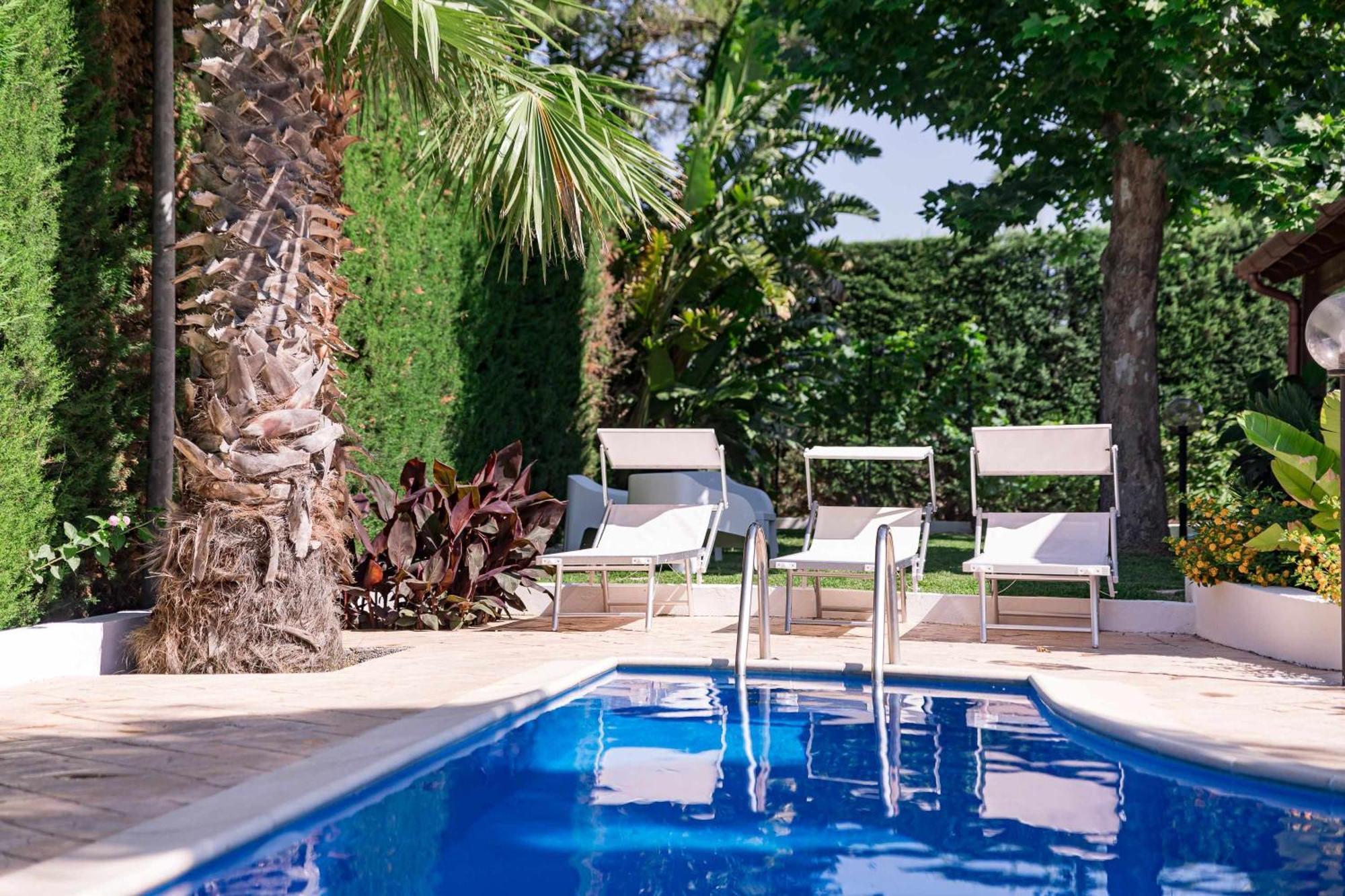 Villa Claudia By Vivimy Parabita Exteriér fotografie